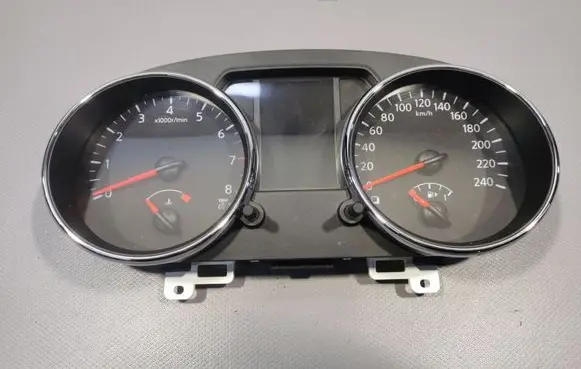 Nissan Qashqai Speedometer (instrument cluster)