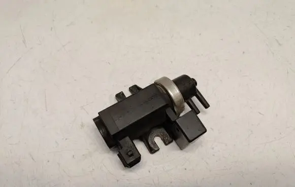 BMW 3 E46 Valve vacuum 2247906 11742247906 11747796634