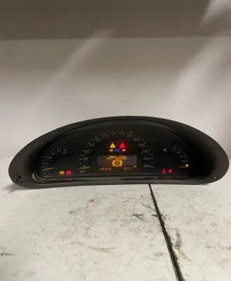 Mercedes-Benz C W203 Speedometer (instrument cluster) A2035403911