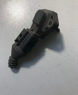 Volkswagen PASSAT B5 Air pressure sensor 0281002177