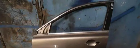 Volvo V70 Front door