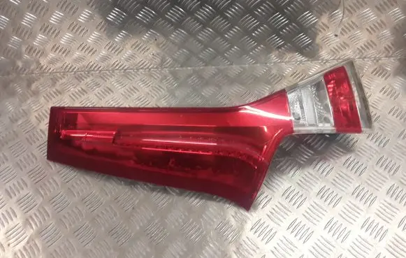 Volvo XC70 Tailgate rear/tail lights