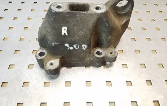 Chrysler 300 - 300C Engine mounting bracket 04578182AA