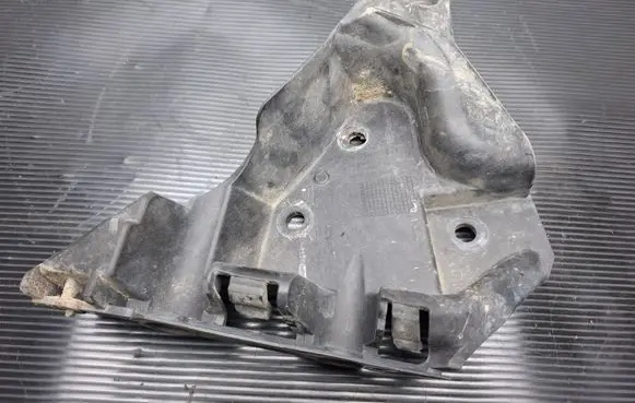 Volvo XC60 Front bumper mounting bracket 30764618