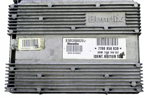Renault Megane III Engine control unit/module 7700850839