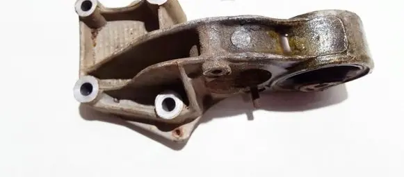 Peugeot 206 Engine mount bracket