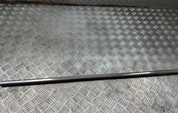Peugeot 3008 II Front door glass trim molding 9811580380