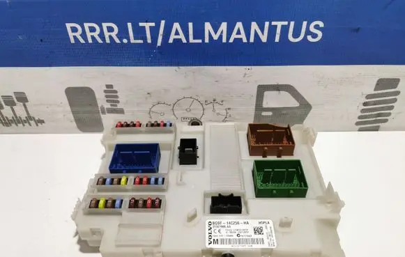 Volvo V60 Fuse module 31327995AA 31327995