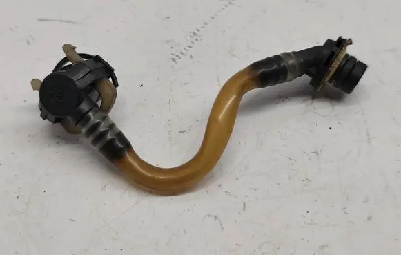 Mercedes-Benz A W168 Fuel main line pipe A6680701132 A6680700432 A6680700832
