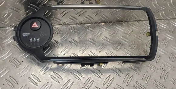 Toyota Yaris Radio/GPS head unit trim 864510D030