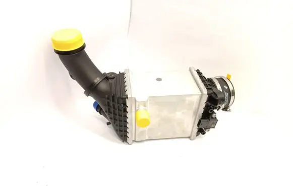 BMW M5 F90 Intercooler radiator 22828110 17515A2C23303 804025001
