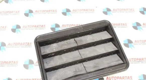 BMW 4 G22 G23 G24 G26 Quarter panel pressure vent 9176945