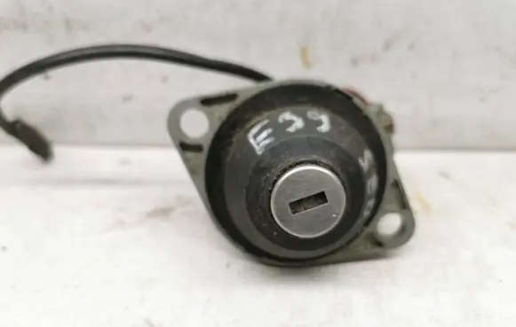 BMW 5 E39 Tailgate exterior lock 