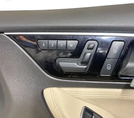 Infiniti QX30 Front door card panel trim 809225DA0A