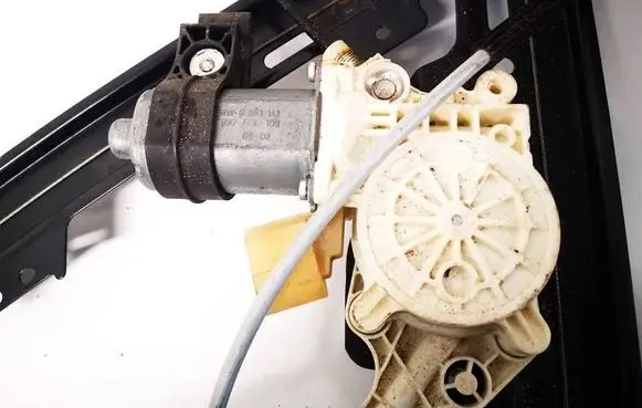 BMW 5 E60 E61 Front door window regulator motor 6981141 997749100