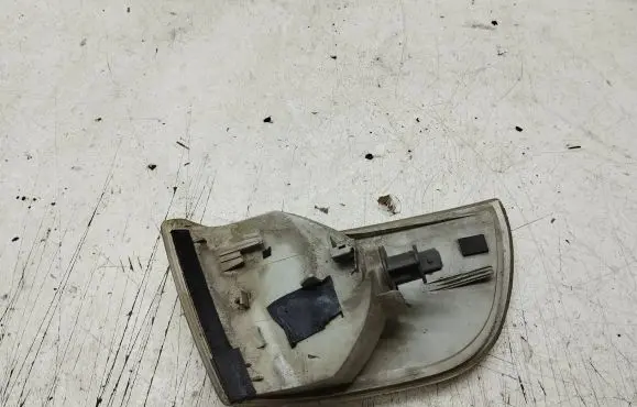 Volvo V70 Front bumper turn signal 