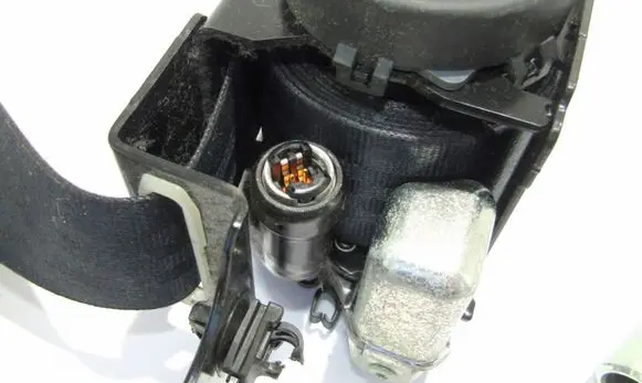 Mitsubishi Outlander Front seatbelt 6066746