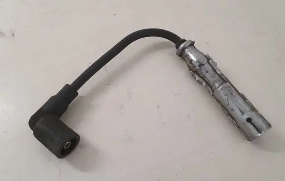 Volkswagen Touran I Ignition plug leads 06A035255C 06A035281A
