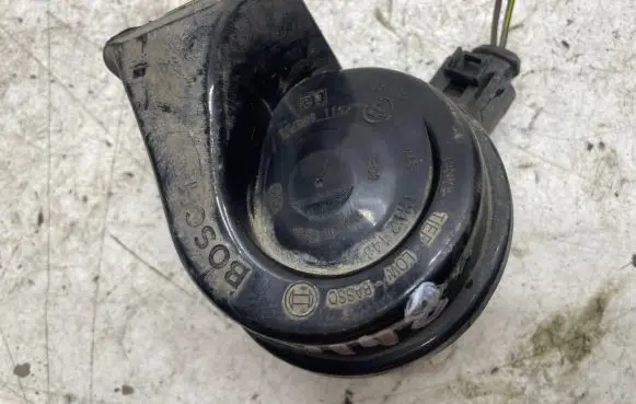 Skoda Octavia Mk2 (1Z) Horn signal 703881157