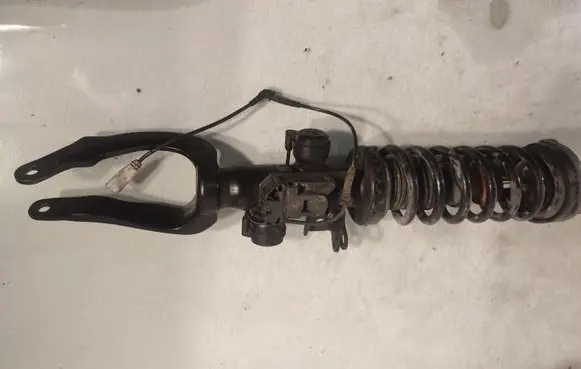 BMW 7 F01 F02 F03 F04 Front shock absorber with coil spring 6796940