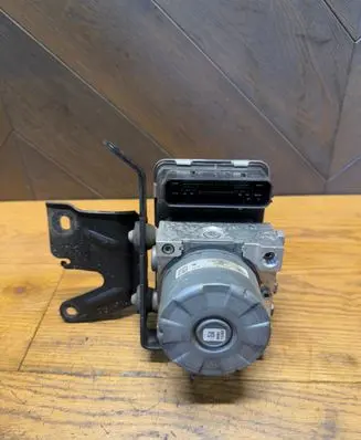 Ford Focus ABS Pump 10022015074 JX612B737GG