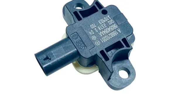 Mercedes-Benz GLE (W166 - C292) Airbag deployment crash/impact sensor A1668210351