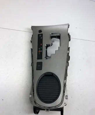 Toyota Avensis T270 Gear shifter surround trim plastic 5562505020