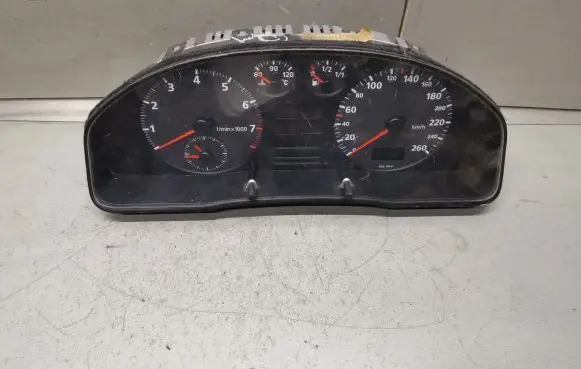 Audi A4 S4 B5 8D Speedometer (instrument cluster) 8D0919033C