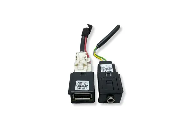 Skoda Octavia Mk3 (5E) AUX in-socket connector 5Q0035724 5Q0035726B
