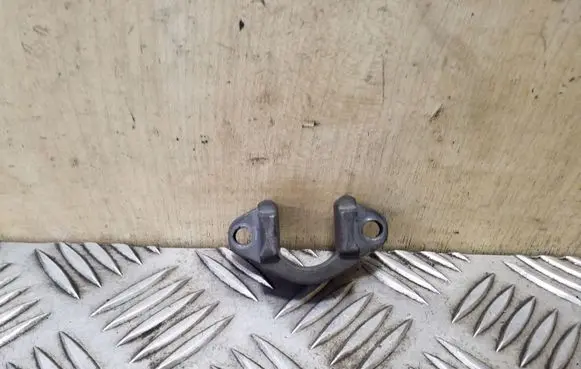 BMW 3 E90 E91 Fuel Injector clamp holder