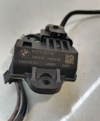BMW 5 F10 F11 Glow plug pre-heat relay 8570087