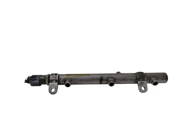 Mercedes-Benz E W211 Fuel main line pipe A6420700695 0613100131