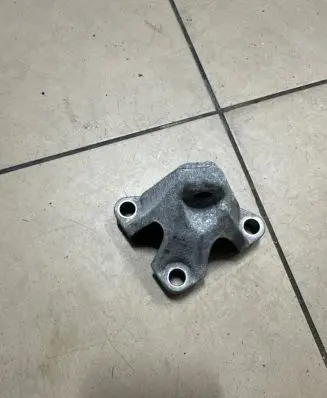 BMW 7 G11 G12 Fuel pump bracket 8578006