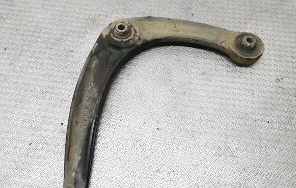 Peugeot 308 Front lower control arm/wishbone 833548