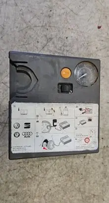 Volkswagen Golf VI Tire air pump compressor 8P0012615C