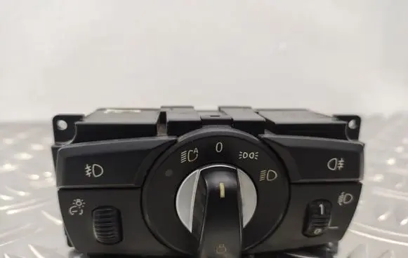 BMW 5 E60 E61 Light switch 6988555