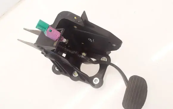 Renault Latitude (L70) Brake pedal 465010053R E0001GB1
