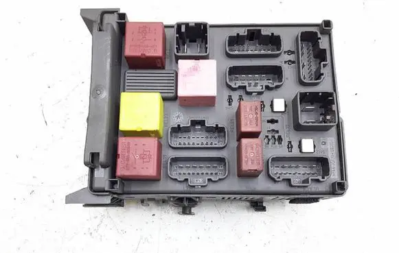 Renault Espace - Grand espace IV Fuse module 8200447438 518837117