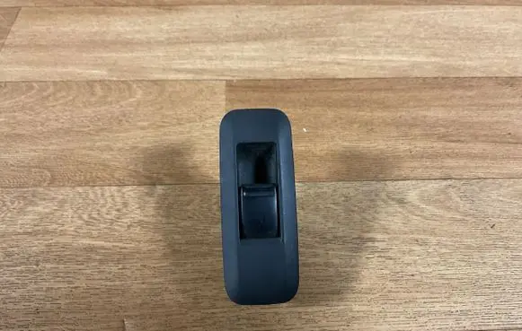Nissan Primera Electric window control switch 25411 98010080
