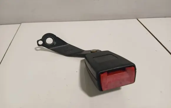 Audi TT Mk1 Rear seatbelt buckle 8885773901C 1004200272