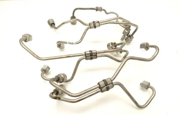 Volvo S60 Fuel injector supply line/pipe 