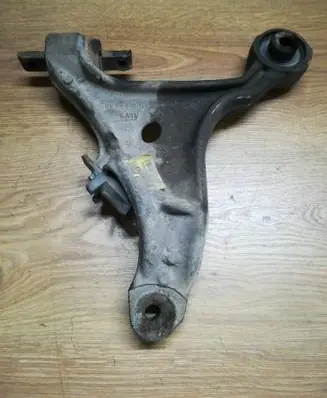 Front lower control arm/wishbone