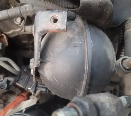 Volkswagen Golf IV Vacuum air tank 