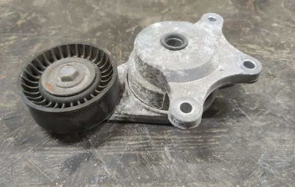 Lincoln MKS Generator/alternator belt tensioner 8T4E6B209AA