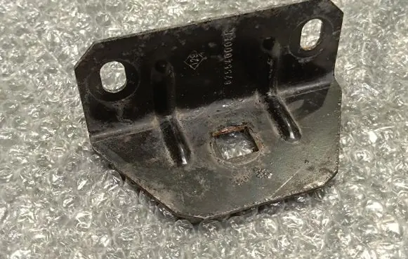 Renault Master III Radiator support slam panel bracket 625540005R
