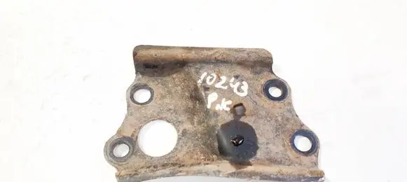 Toyota Auris 150 Engine mounting bracket