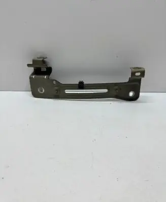 Audi Q7 4M Fender mounting bracket 4M0821432