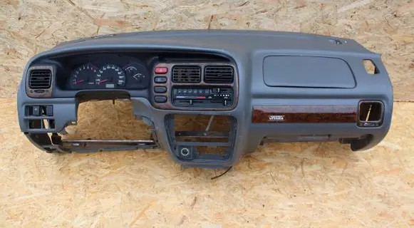 Suzuki Grand Vitara I Dashboard glove box trim 