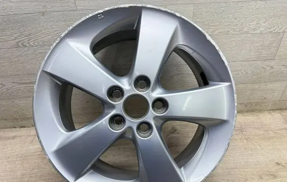 Toyota Auris 150 R17 alloy rim 4261102E00