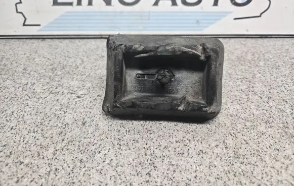 BMW 5 E39 Jacking socket point 7001650